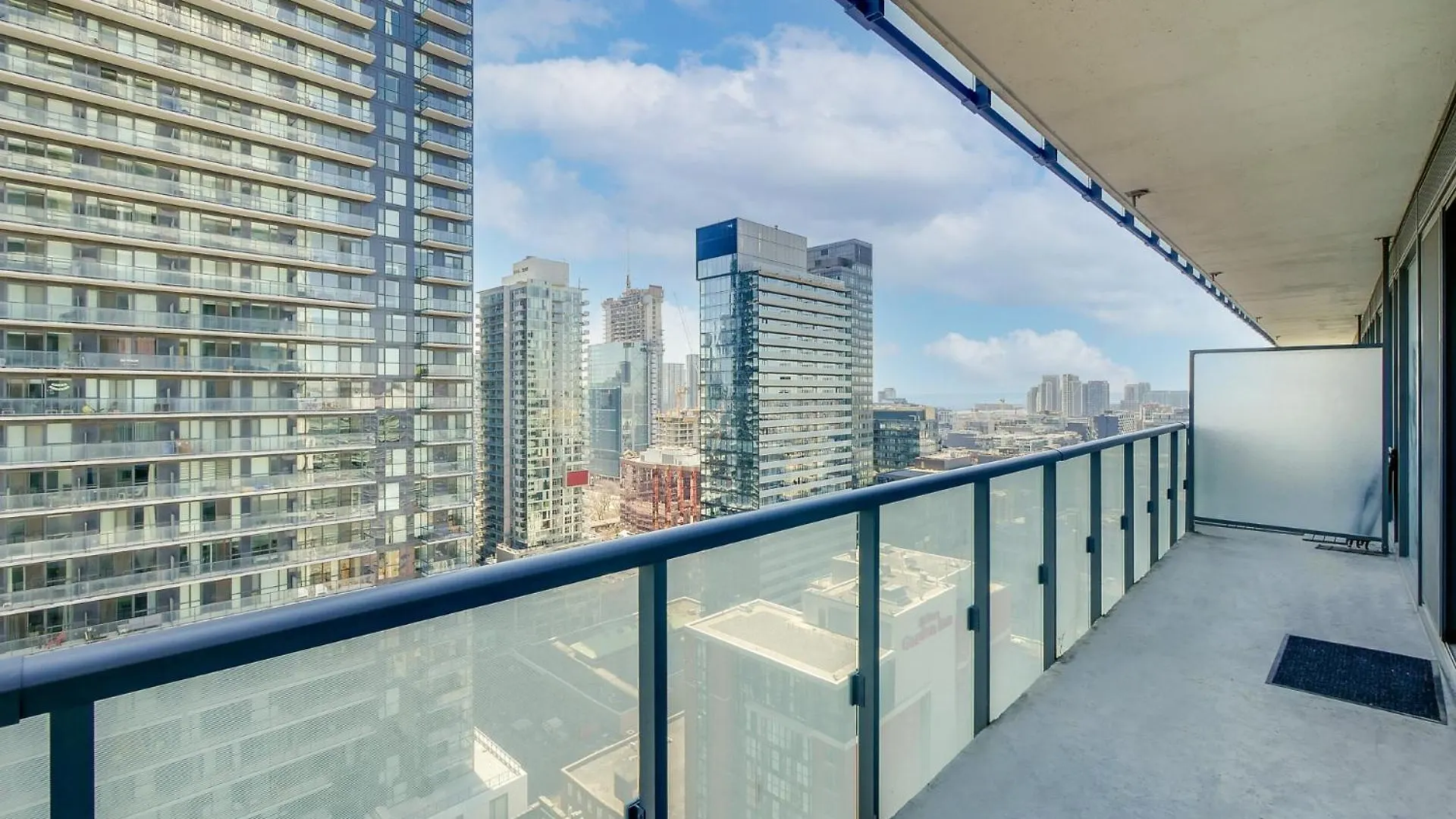 1Br Condo - City View, Near Cn Tower & Rogers Center Toronto Canada