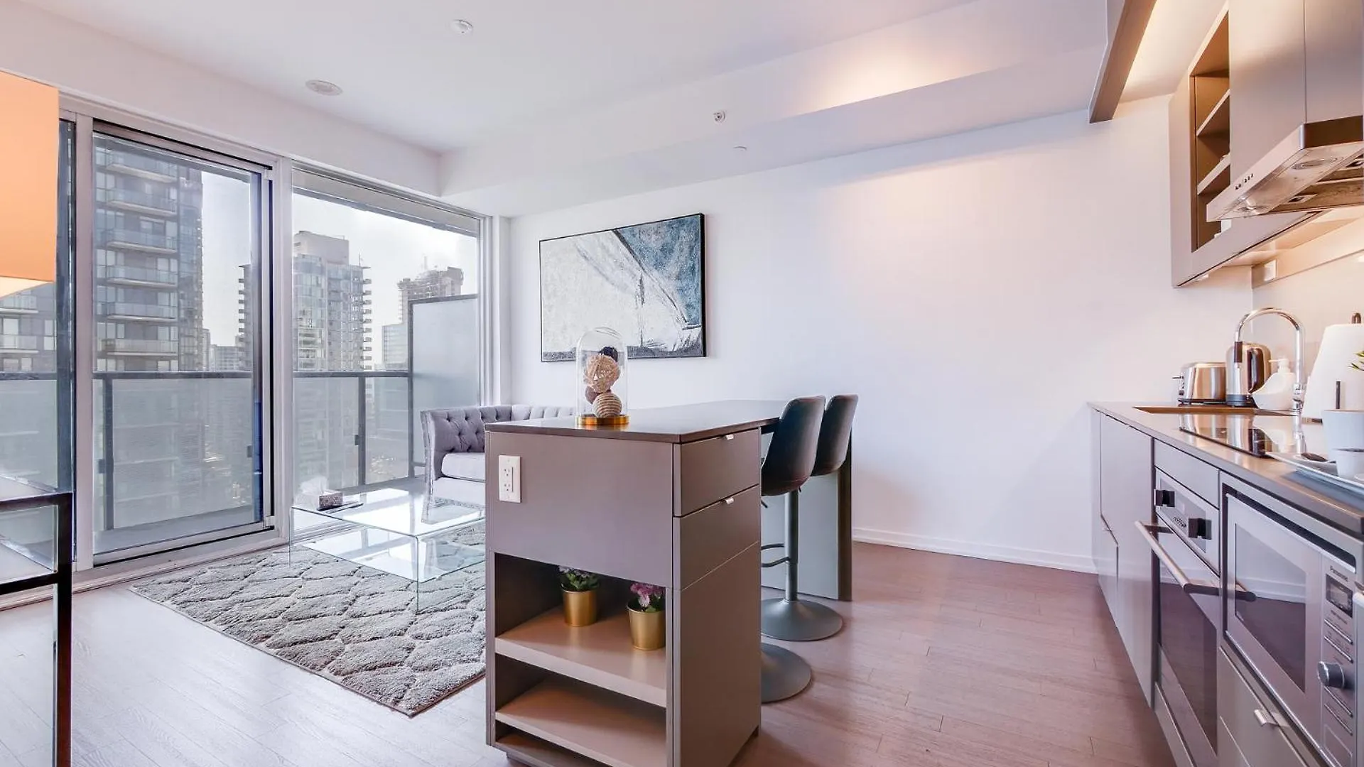 1Br Condo - City View, Near Cn Tower & Rogers Center Toronto 0*,  Canada